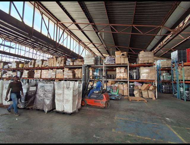 2,882M² WAREHOUSE TO LET IN HERIOTDALE